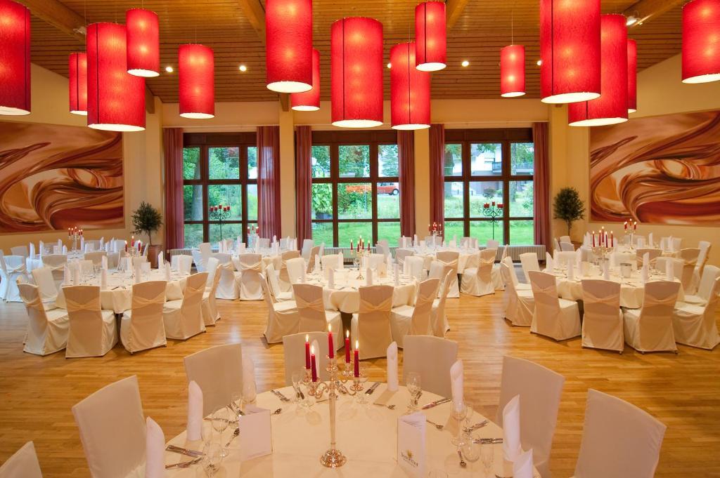 Weyerbusch Hotel Restaurant Sonnenhof מראה חיצוני תמונה