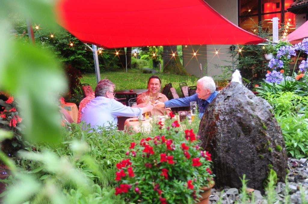 Weyerbusch Hotel Restaurant Sonnenhof מראה חיצוני תמונה
